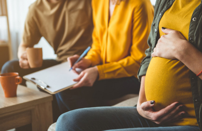 Киянка продала власну дитину під прикриттям сурогатного материнства: жінка постане перед судом