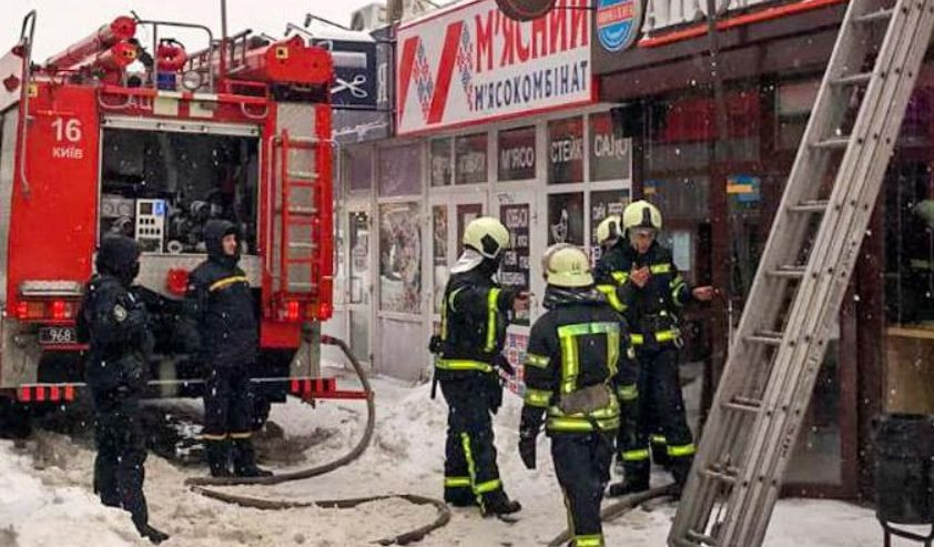 В Киеве вспыхнуло кафе: подробности