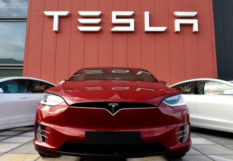 Tesla начнет производство дешевого электромобиля: предполагаемая цена