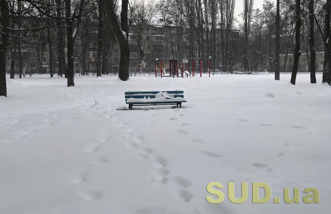 В Киеве возле метро нашли полуживого швейцарца без обуви