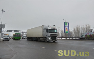 У чотирьох областях через негоду обмежений рух вантажівок