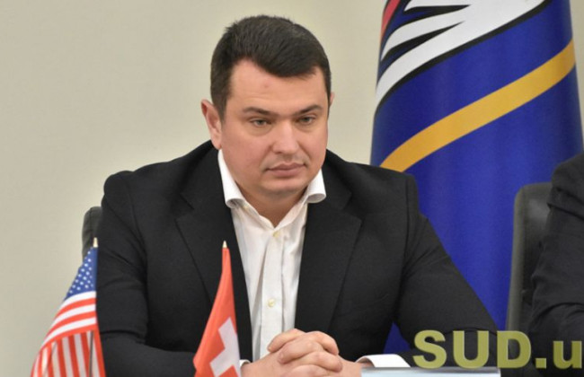 Кабмин решил урегулировать процедуру увольнения Артема Сытника