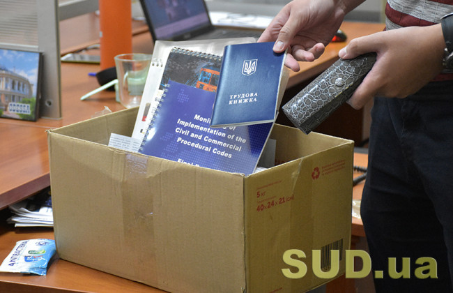 В яких випадках працівник не зобов'язаний повідомляти роботодавця про звільнення за два тижні