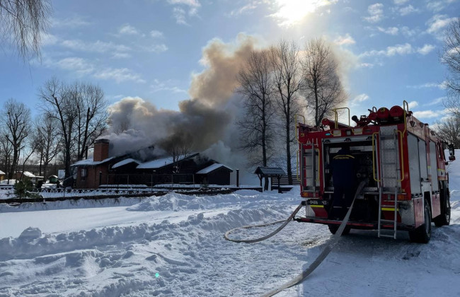 В киевском парке сгорело кафе: подробности