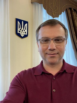 Павло Вовк:  Я на робочому місці й у жодні схованки не граю