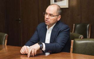 Гетманцев пригрозил Степанову увольнением из-за задержки вакцинации