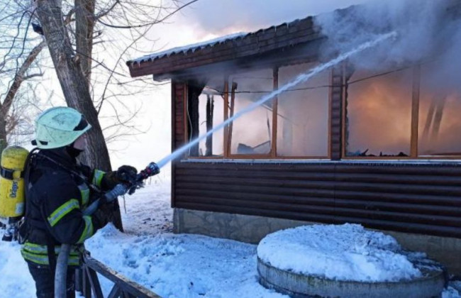 У Києві спалахнув ресторан, відео