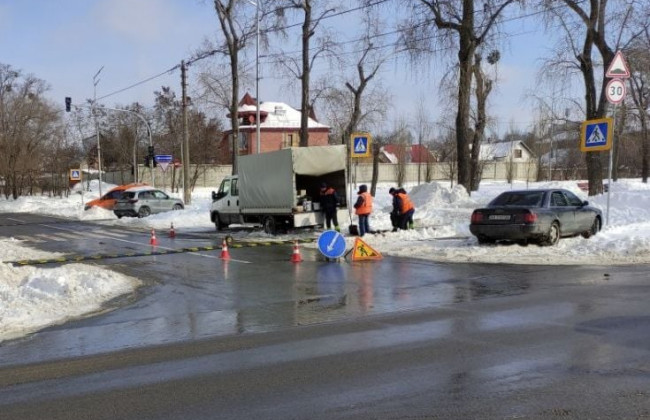 У Києві на п’яти зебрах встановили шість «лежачих поліцейських»: що слід знати водіям
