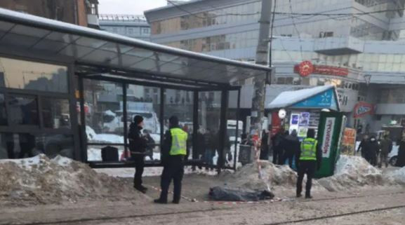 Возле станции метро «Лукьяновская» обнаружили тело мужчины