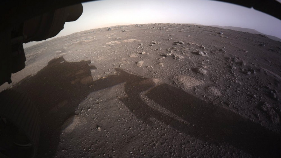 NASA показало перші кольорові фото та відео з Марса