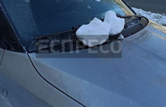 В Киеве пешеходы наказали «героя парковки», фото