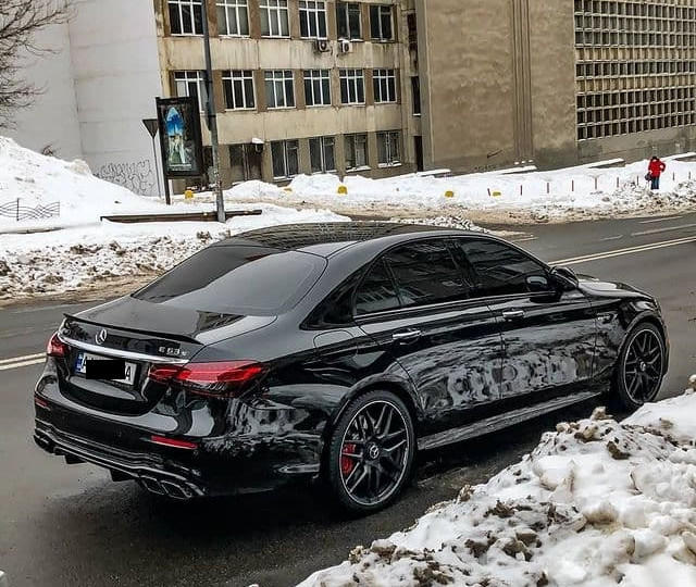 В Киеве заметили новый бизнес-седан Mercedes