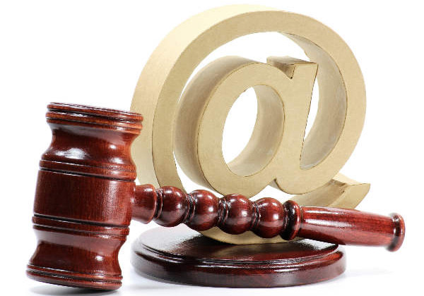 Суд не долучив до справи докази, надіслані на e-mail: ВС пояснив, як діяти