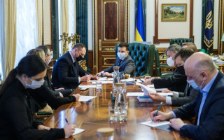 У Зеленського розповіли, коли українці отримають вакцину від COVID-19