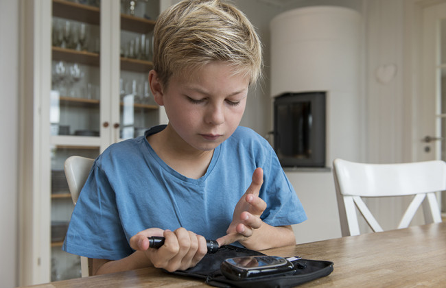 «Слуги народа» предлагают запретить продажу лекарств лицам до 14 лет