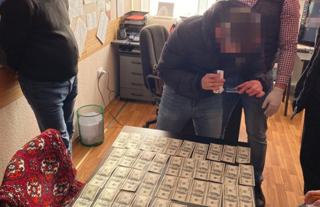 За $11,5 тисяч гарантував «допуск» курсантів до практичних занять: СБУ затримала декана Льотної академії