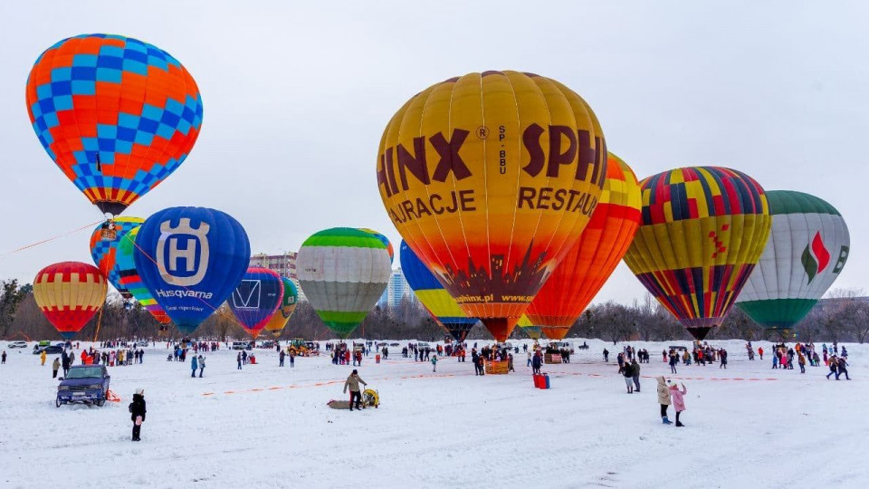 Над Києвом пролетіло 18 повітряних куль: є фото