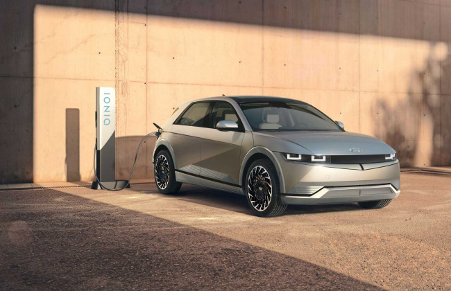 Полностью заряжается за 20 минут: Hyundai представил просторный электрокар, фото