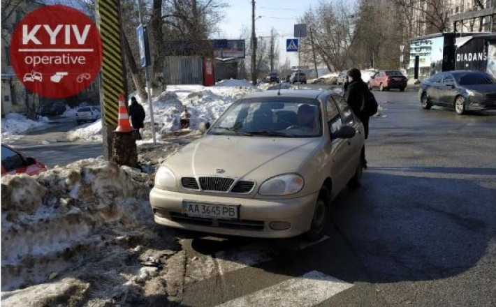 Сделала замечание: в Киеве «герой парковки» набросился с кулаками на женщину