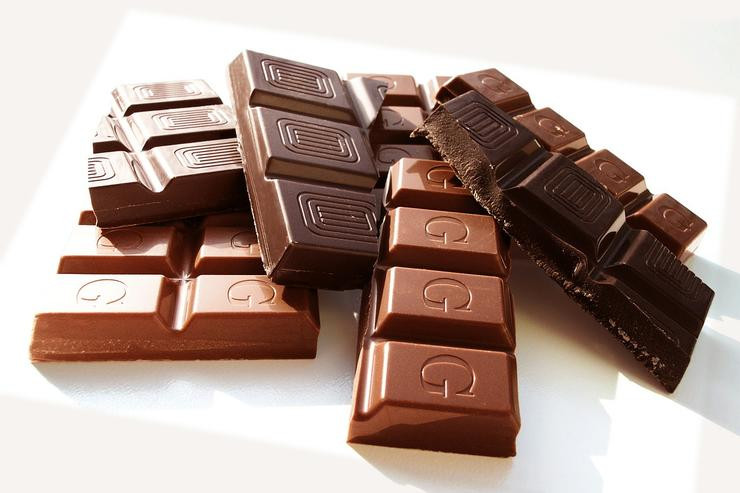 В Украину привезли шоколадки с опасным компонентом: их изымают из продажи
