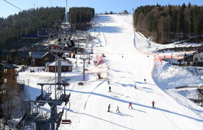 Из-за вспышки коронавируса «Буковель» закрывает кафе и рестораны