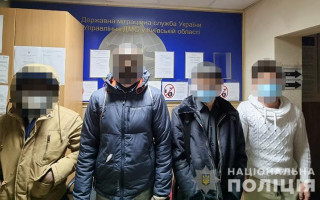Поліція затримала іноземців, які незаконно перебували на території України
