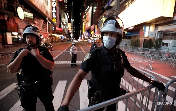 В США полиция придушила мужчину коленом