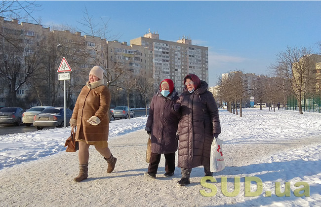 На другий день після початку вакцинації в Україні різко зросла кількість нових випадків COVID: статистика