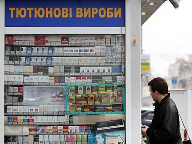 В Одессе пьяный мужчина пытался сжечь киоск за то, что ему не продали сигареты