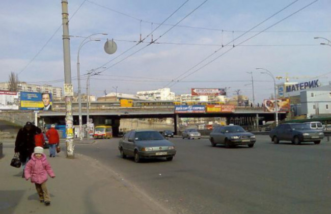 В Киеве на Индустриальном путепроводе частично ограничат движение транспорта