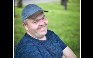 Под Киевом с прошлого года ищут мужчину, фото