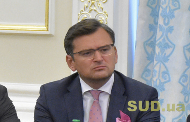 Контрабанда валюти, золота та цигарок: Кулеба відкликав із Польщі двох дипломатів через підозру у корупції