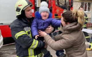 На Новой Дарнице в Киеве произошел пожар в многоэтажке