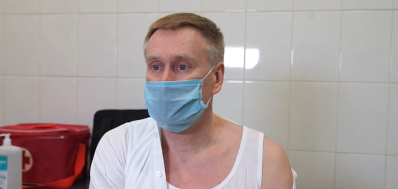 Глава Национальной службы здоровья Украины привился от коронавируса