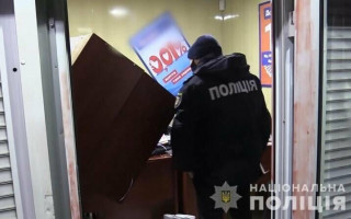 В Киеве полиция задержала подозреваемых в ограблении кредитного учреждения