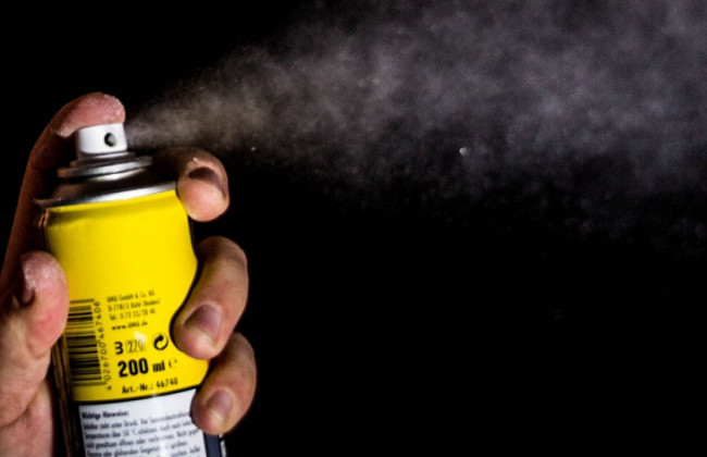 Дети чихали и плакали: в столичной школе старшеклассник распылил газ на уроке