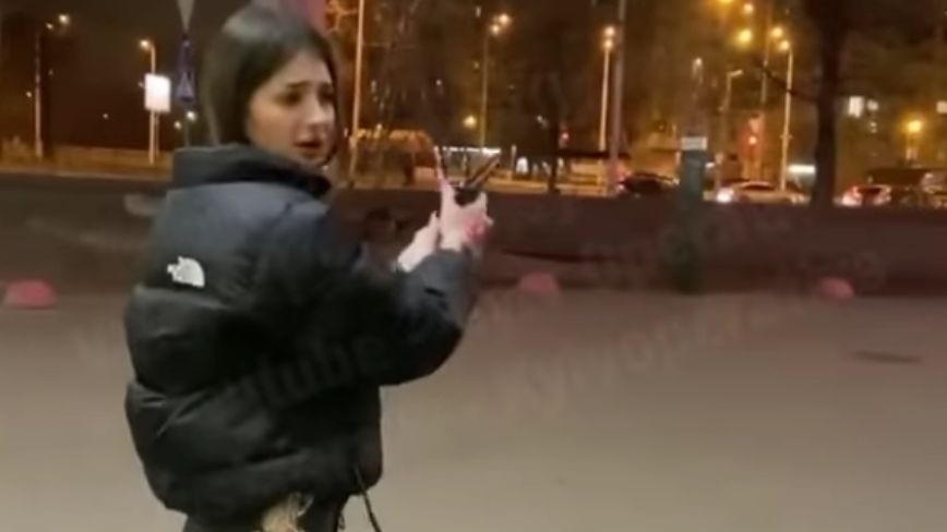 Опасные игры: в Киеве девочка устроила стрельбу, видео