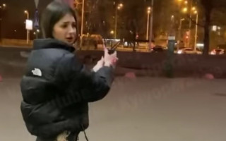 Опасные игры: в Киеве девочка устроила стрельбу, видео