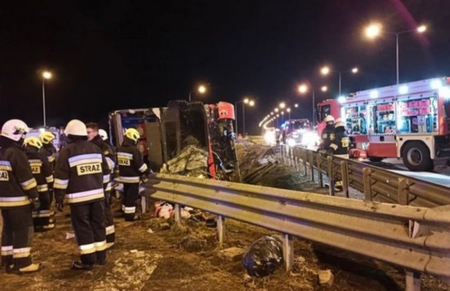 У Польщі перекинувся автобус з українцями: 6 людей загинуло, десятки постраждалих