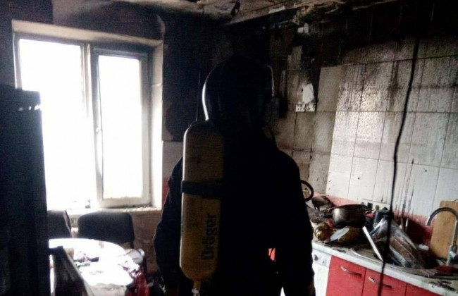 В Одессе вспыхнул серьезный пожар в жилом доме