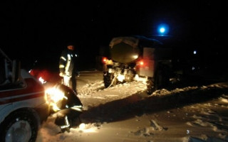 В Донецкой области за сутки спасатели помогли троим водителям, застрявшим из-за непогоды