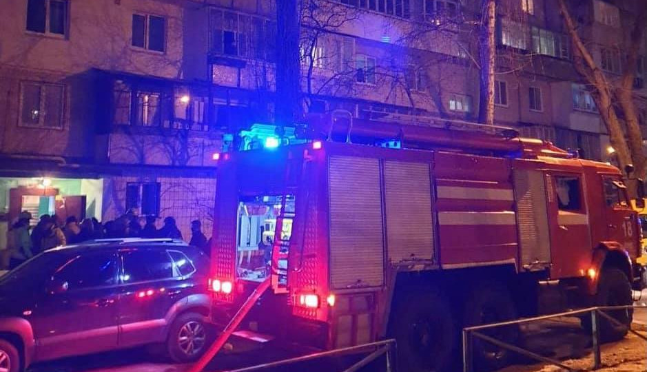 На столичной Борщаговке горела многоэтажка: есть пострадавший