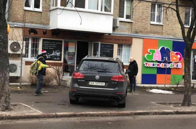 В Киеве «герой парковки» устроил драку из-за замечания, фото