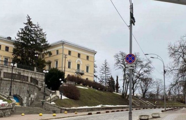 В центре Киева обновили дорожные знаки, фото