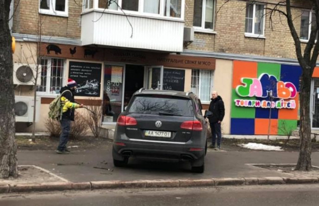 В Киеве «герой парковки» устроил драку из-за замечания, фото