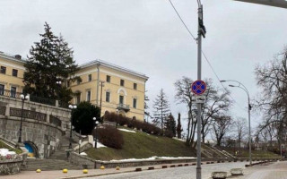 В центре Киева обновили дорожные знаки, фото