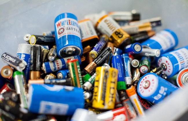 У Києві встановлять нові контейнери для використаних батарейок і ламп