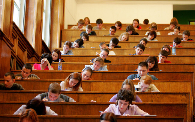 Милованов пропонує відраховувати студентів за списування