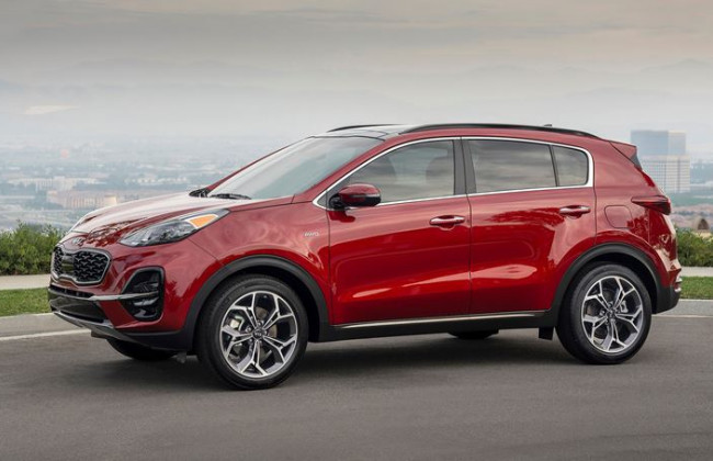 Kia предупреждает владельцев не парковать свои автомобили на улице из-за опасности возгорания