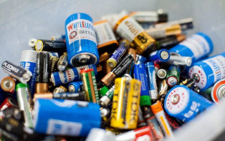 У Києві встановлять нові контейнери для використаних батарейок і ламп